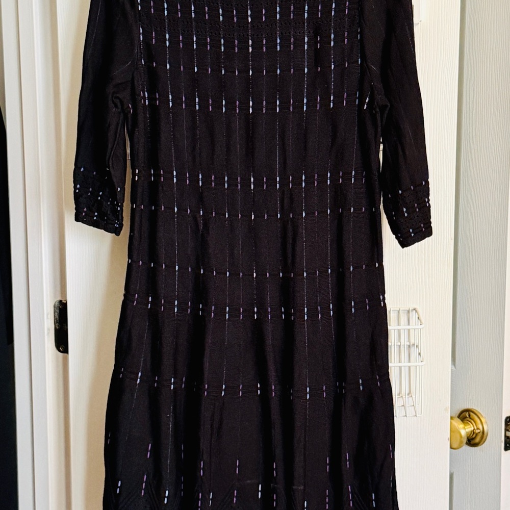 NIC+ZOE Black 3/4 Sleeve Knit Dress with Subtle Patterns